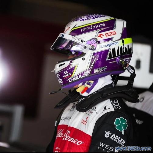 F1拉斯维加斯大奖赛：拉塞尔杆位 周冠宇进Q2